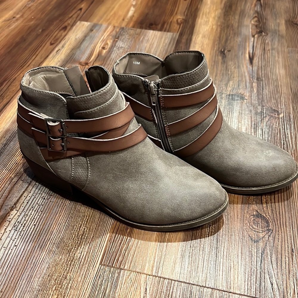 Ankle bootie